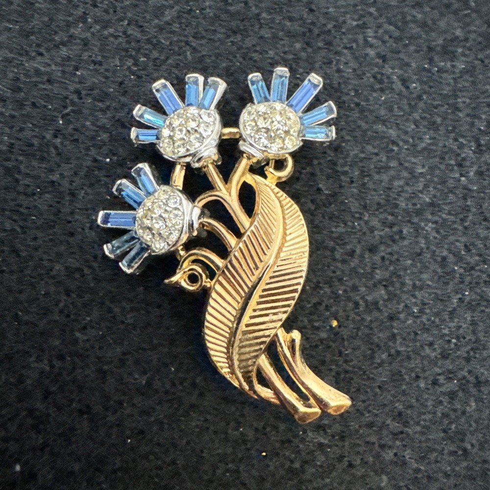 Vtg Crown Trifari Brooch Pin sapphire Thistle Floral rhodium plated baguette-cut